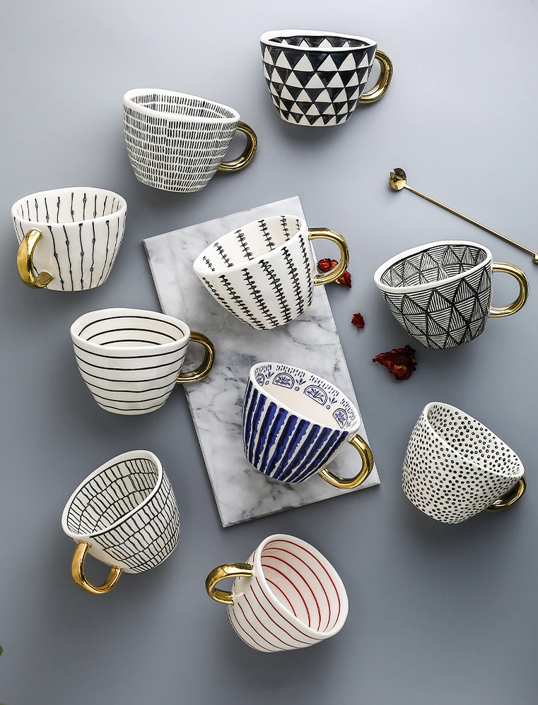 Taza de Cerámica con Asa Dorada | Diseño Geométrico Moderno-mugs-SeemSeem