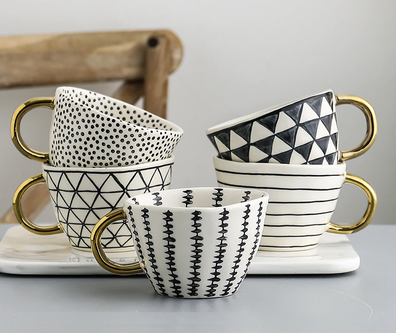 Taza de Cerámica con Asa Dorada | Diseño Geométrico Moderno-mugs-SeemSeem