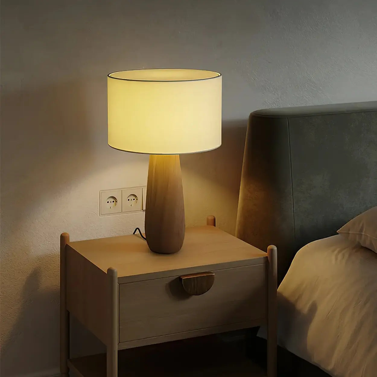 Lámpara De Mesa Moderna | Base Esculpida Minimalista-Lamp-SeemSeem