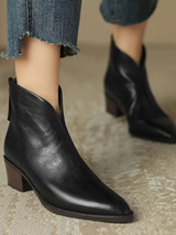 Klassische Damenstiefeletten | spitze Zehenkappe