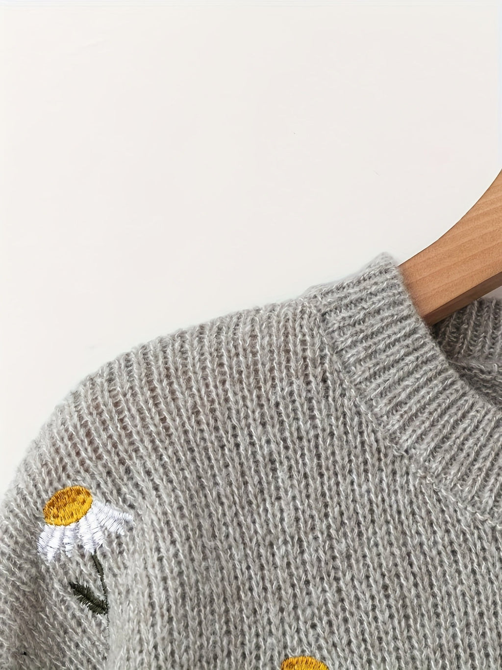 Jersey De Punto Para Mujer | Margaritas Bordadas · SeemSeem