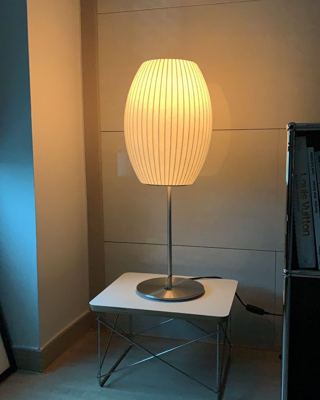 Lámpara De Mesa Nórdica | Pantalla Esférica · SeemSeem