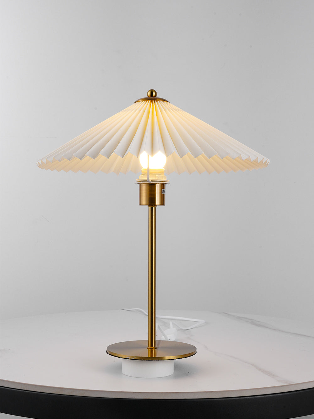 Lámpara De Mesa Nórdica | Pantalla Plisada · SeemSeem