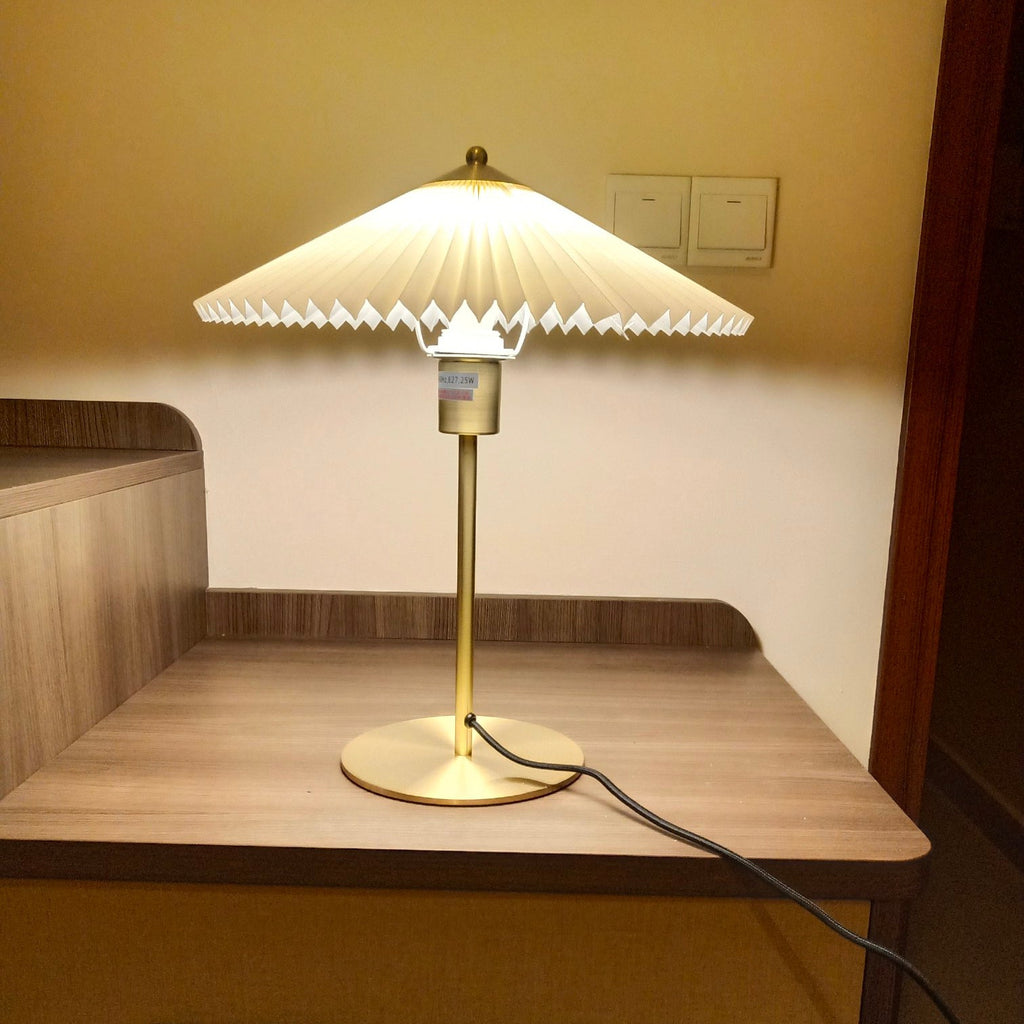 Lámpara De Mesa Nórdica | Pantalla Plisada · SeemSeem