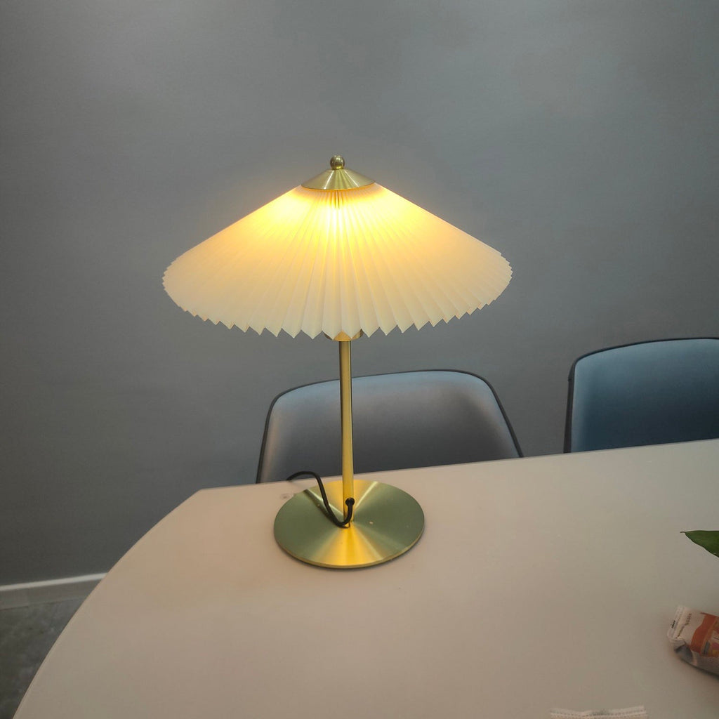 Lámpara De Mesa Nórdica | Pantalla Plisada · SeemSeem