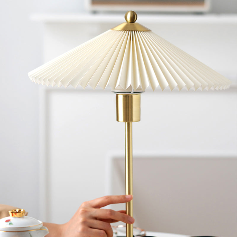 Lámpara De Mesa Nórdica | Pantalla Plisada · SeemSeem