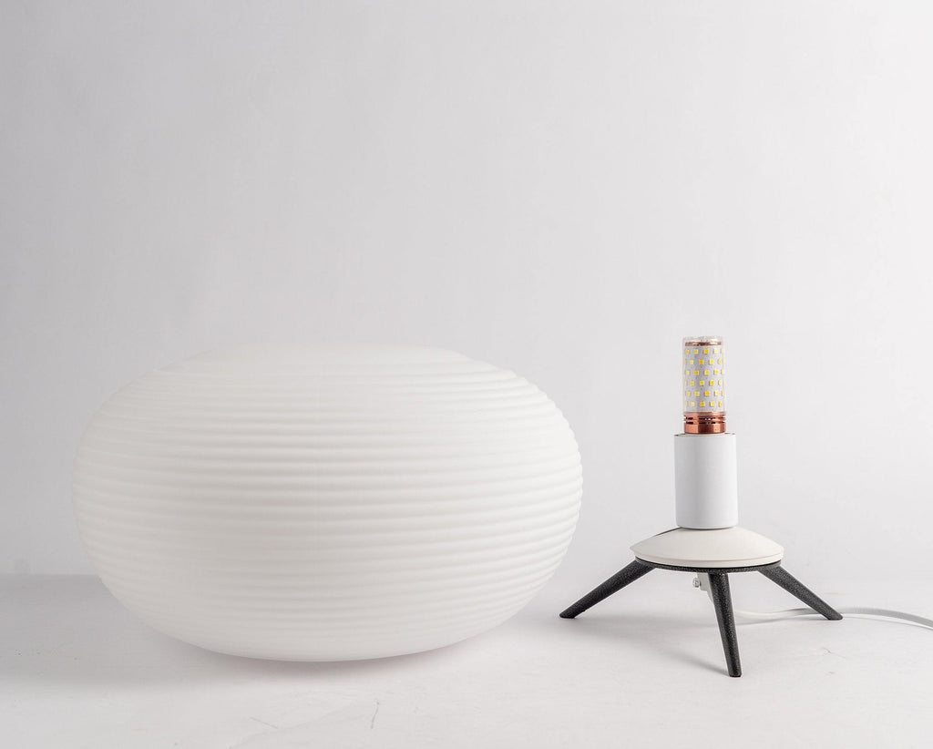 Lámpara De Mesa Nórdica | Trípode · SeemSeem