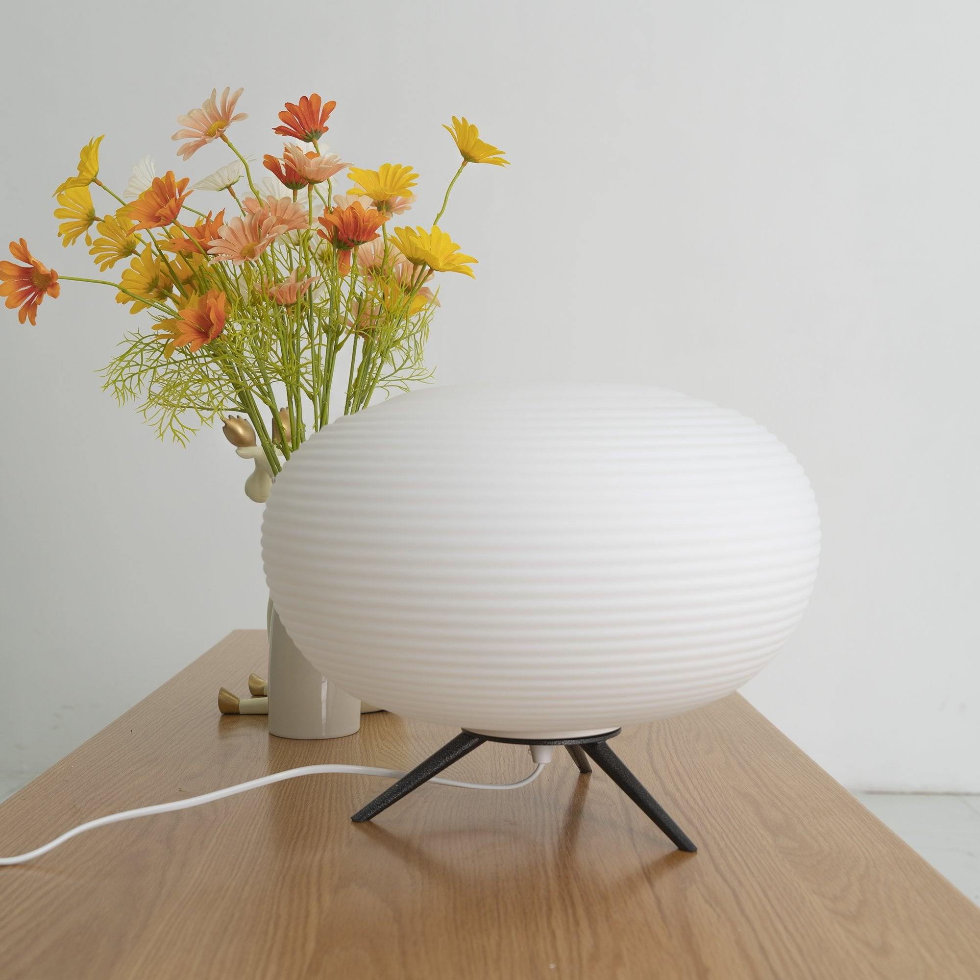 Lámpara De Mesa Nórdica | Trípode · SeemSeem