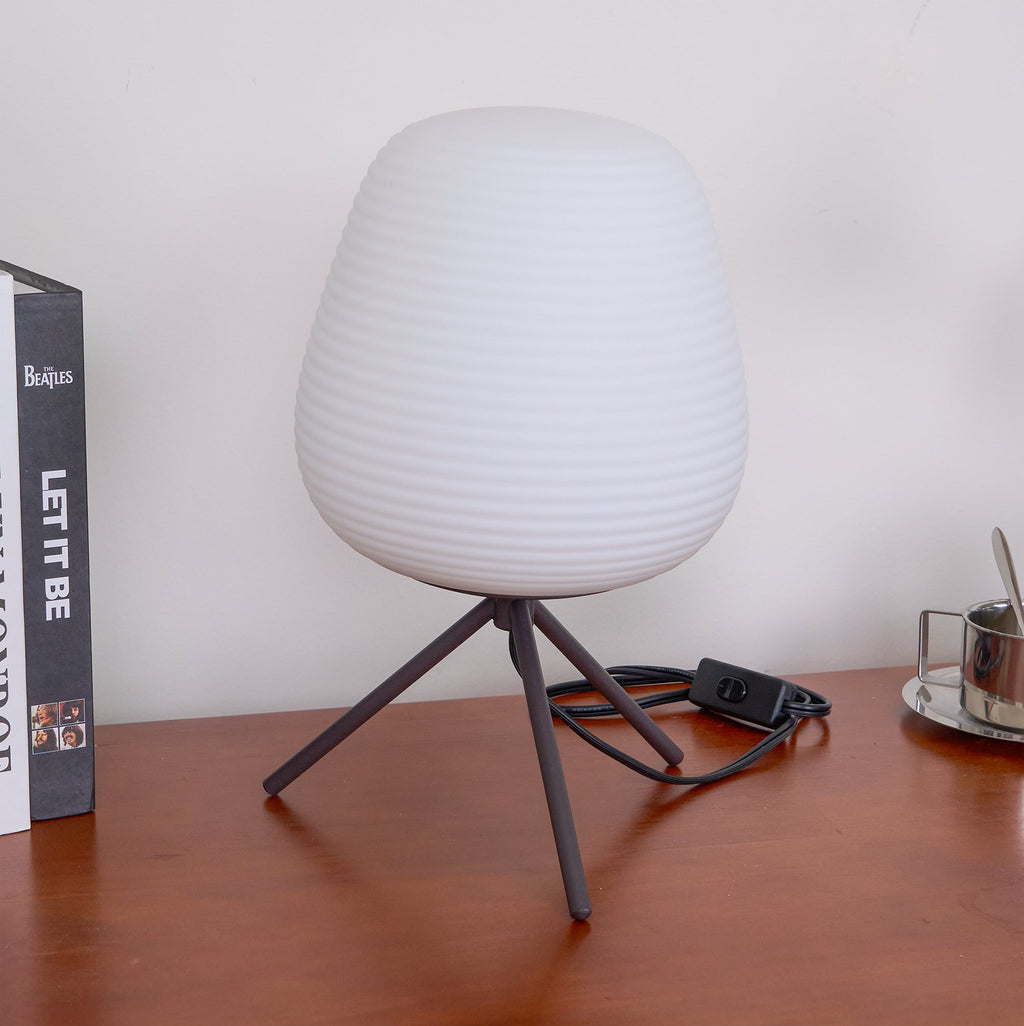 Lámpara De Mesa Nórdica | Trípode · SeemSeem