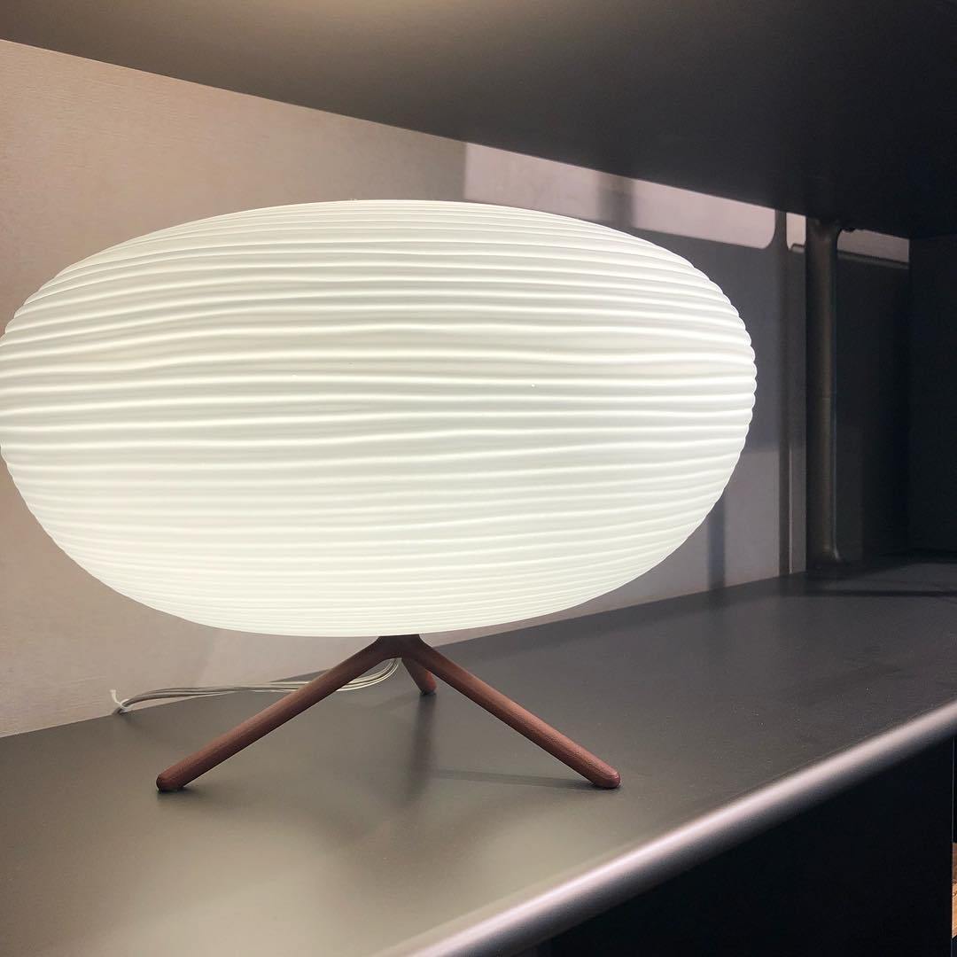 Lámpara De Mesa Nórdica | Trípode · SeemSeem